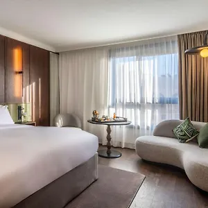 https://sofitel-brussels-le-louise.brusselshotelsbook.com